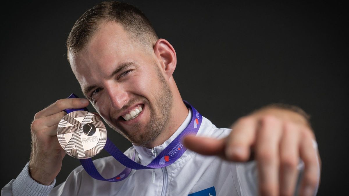 „Tolikrát jsem ho načapal s klobásou!“ Trenér o bronzovém výškaři Štefelovi